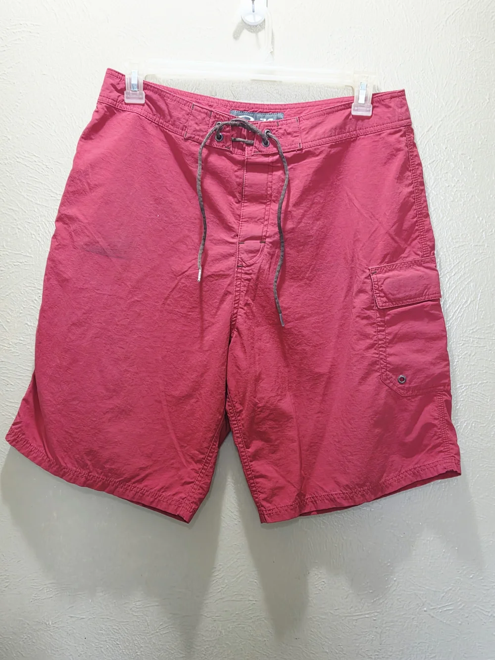 Oakley Board Shorts Mens 34 Red Nylon Swim Trunks Cargo Pocket Surf Beach